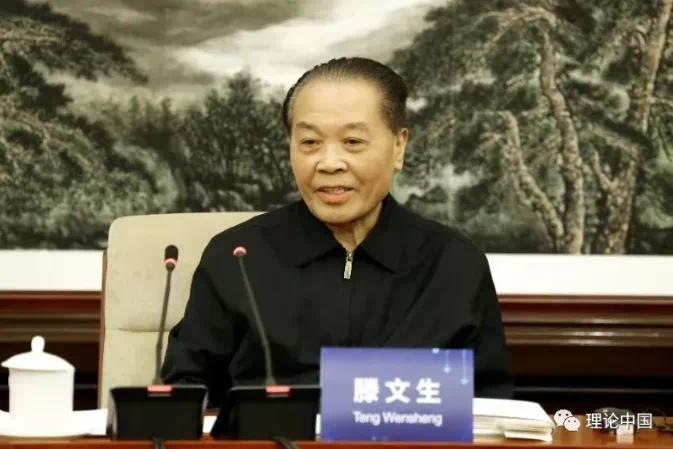 滕文生接见曾木斋烈士后人并为曾木斋故居题字(图1)
